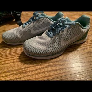 Nike Women’s Tennis shoes 8.5